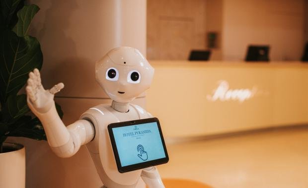 Hotel Tech Trends in 2025: Automation, AI, and Guest Personalization